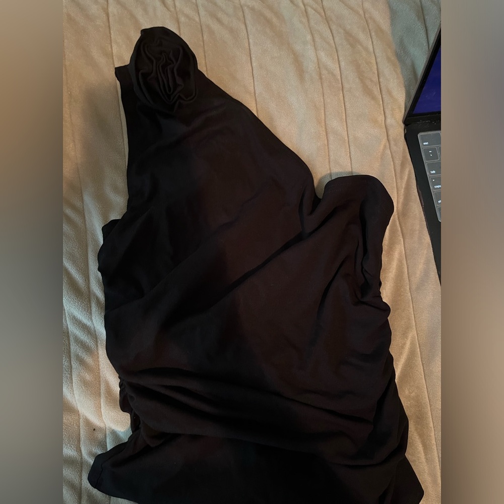 Black one side top with rose